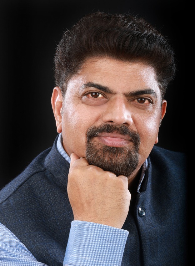 Suresh · AI & Systems Expert